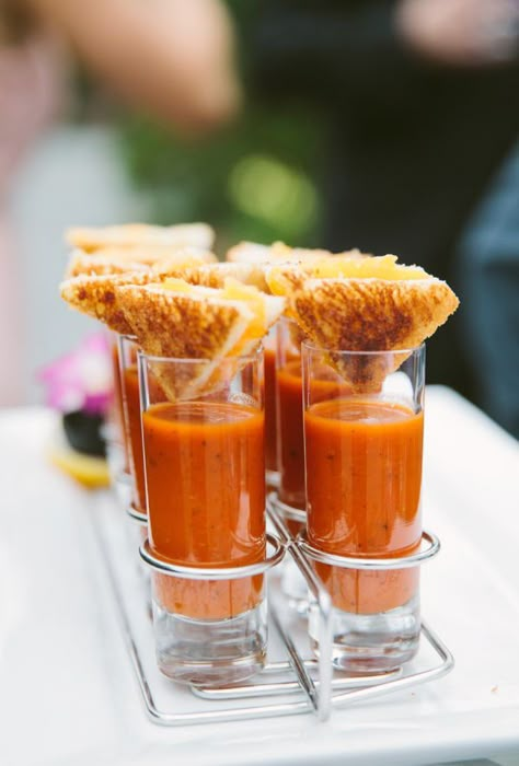 Mini Aperitivos, Grilled Cheese Party, Soup Shots, Soup Shooters, Wedding Snacks, Party Bites, Mini Appetizers, Wedding Appetizers, Soup Appetizers