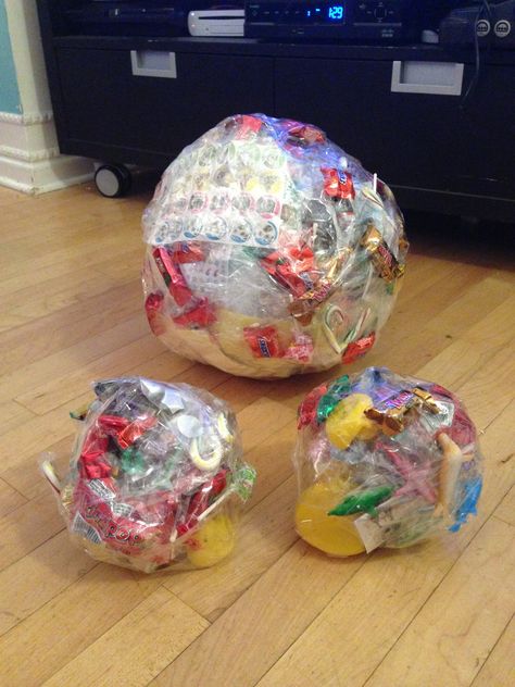 Candy Ball Game, Kids Building Activities, Birthday Sleepover, Kids Building, Christmas Lollipops, Candy Balls, Barbie Birthday Party, Pep Rally, Building Activities