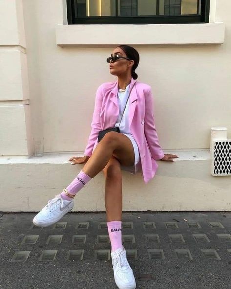 Alicia Roddy, Pink Blazer, Trendy Fall, Summer Style Casual, Looks Chic, Pink Outfits, Colourful Outfits, Mode Inspiration, Spring Summer Outfits