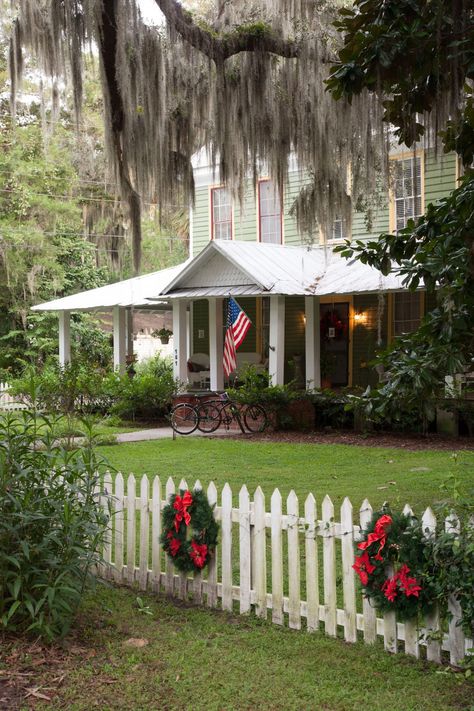 Beach Towns In Florida, Micanopy Florida, Florida Clearwater, Florida Naples, Outdoor Columns, Surfer Vibes, John Anderson, Beach Towns, Travel Vintage