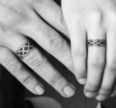 Irish Wedding Ring Tattoo, Wedding Ring Tatoos Woman, Celtic Knot Finger Tattoo, Ring Tattoo Designs Men, Tattoo Wedding Rings For Men, Wedding Band Tattoo Couples, Celtic Ring Tattoo, Marriage Ring Tattoos, Wedding Ring Tattoo For Men