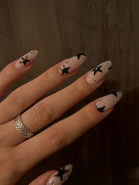 Nail Inspiration Stars, Star Nails Coffin, Gem Nail Ideas, Nail Inspo Gems, Star Nails Ideas, Star Themed Nails, Long Acrylic Nails Almond, Nails Stars Design, Star Nails Black