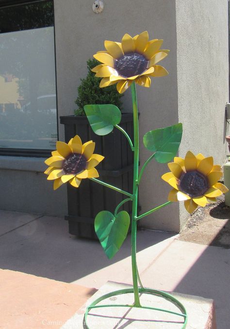 How To Make Small Welding Projects From Scrap #Trends in metal art, #welding crafts, #black metal art, #recycled tin cans, #steel art, #recycled metal art, #welded metal art, #steel sculpture, #junk metal art, Welded Sunflower Metal Flowers, Metal Sunflowers Yard Art, Welded Sunflower, Welded Flowers Metal Art, Metal Yard Art Garden Decorations, Metal Flowers Diy Yard Art, Welded Flowers, Metal Flower Art, Welding Projects Ideas