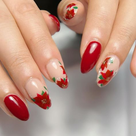 Christmas Nails Poinsettia, Pointsettia Nails, Christmas/new Year Nail Designs, Poinsettia Nails Design, Red Christmas Nail Art, Pointsetta Nails, Poinsettia Nail Art, Pointsetta Nail Design, Almond Nails Vacation