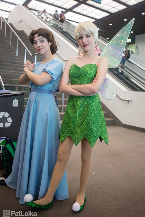 Wendy and Tinkabell cosplay                                                                                                                                                                                 More Diy Tinkerbell Costume, Wendy Costume, Tinkerbell Cosplay, Tinkerbell Costume, Friend Costumes, Fantasia Disney, Princess Cosplay, Disney Cosplay, Casual Cosplay