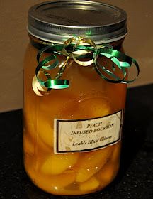 Xmas Food Gifts, Infused Bourbon, Infused Liquors, Alcohol Infusion, Peach Vodka, Vodka Gifts, Bourbon Recipes, Homemade Liquor, Recipes Holiday