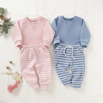 Twin Outfits Boy And Girl, Twin Baby Outfits, Boy Girl Twin Outfits, Twin Baby Clothes, Twin Baby Boys, Twin Baby Girls, Boy Girl Twins, Boys And Girls Clothes, Twin Outfits