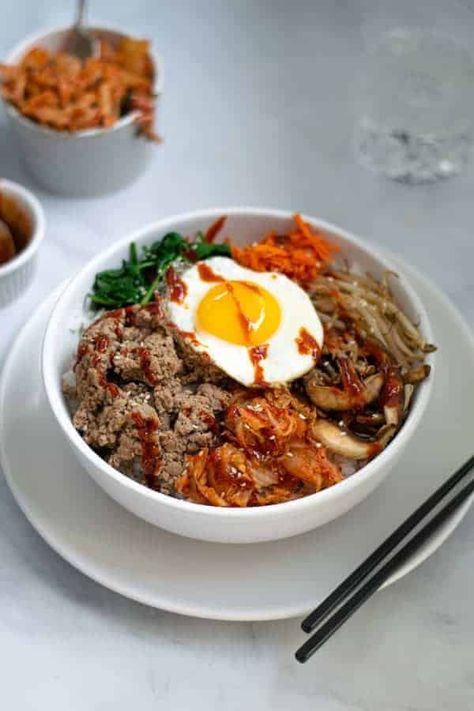 Korean Bibimbap Recipe with Ground Turkey | The Schmidty Wife Bibimbap Bowls, Recipe With Ground Turkey, Asian Cuisine Recipes, Bibimbap Bowl, Korean Bibimbap, Bibimbap Recipe, Ground Turkey Tacos, Healthy Ground Turkey, Gochujang Sauce