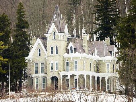 Victorian beauty sitting on a hill top surrounded by white forest. Victorian Style Homes, Architectural History, Potters House, Old Mansions, Victorian Mansions, Abandoned Mansions, Victorian Architecture, Great House, Abandoned Houses