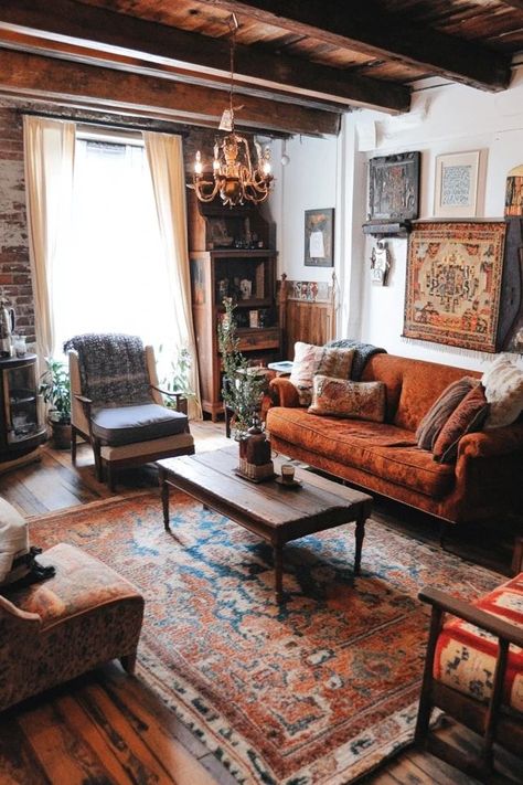 "Add a touch of retro flair to your living room with Vintage-Inspired Decor! 🛋️🕰️ A great way to create a cozy and inviting atmosphere. 🌿✨ #RetroInspo #LivingRoomIdeas #VintageCharm" 70s Couch Living Room, Maximalist Vintage Decor, Retro Western Aesthetic Living Room, Maximalist Cottagecore Living Room, Vintage Living Room Aesthetic, Floral Couch Living Room Vintage, Cottagecore Couch, Cottage Core Leather Couch, Cozy Vintage Living Room