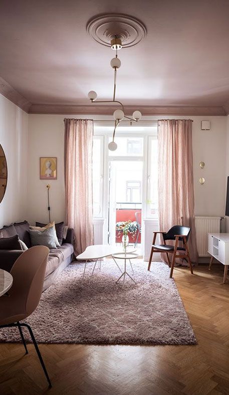 Dusty Pink Bedroom, Pink Ceiling, Scandinavian Apartment, Colored Ceiling, Art Deco Home, Beautiful Living Rooms, Remodel Bedroom, Classic House, Bedroom Colors