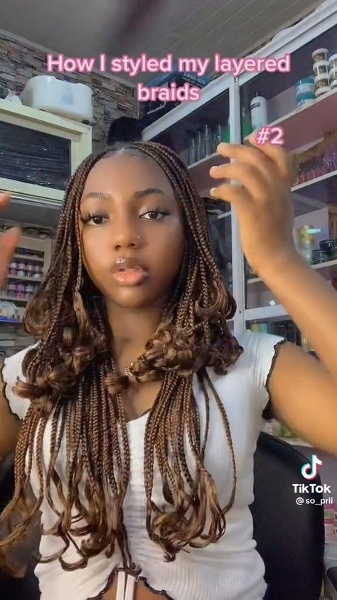 6 Stunning Scarf Hairstyles for Braided Hair Box Braid With Bangs, Braids With Bangs For Black Women, Hairstyles For Braided Hair, Wolfcut Braids, Wolf Cut Braids, Hair Braids Tutorials, Curly Knotless, Aesthetic Braids, Layered Braids