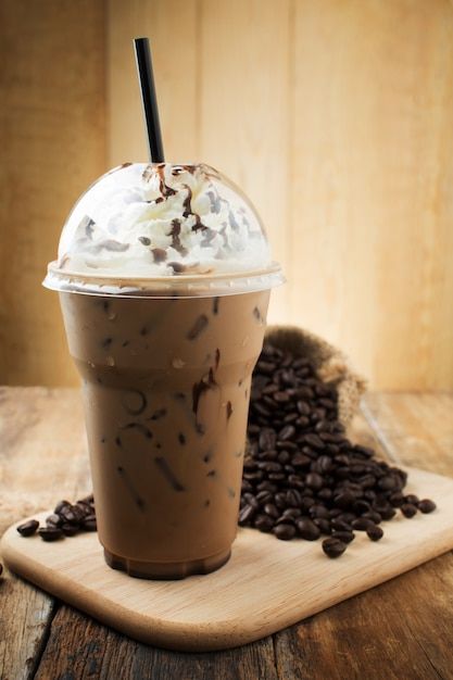 Ice Chocolate Drink, Iced Cappuccino, Resipi Kek, Mocha Frappe, Keto Coffee, Iced Mocha, Mocha Coffee, Coffee Menu, Coffee Photography