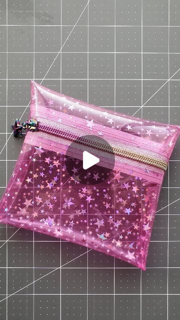 Vinyl Pouch Pattern, Faux Leather Zipper Pouch Tutorial, Vinyl Zipper Pouch Tutorial, Vinyl Pouches Tutorial, Diy Vinyl Bags, Quilted Pouch Tutorial, Double Zipper Pouch Tutorial, Sewing Times, Double Zipper Pouch