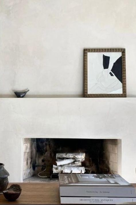 Looking for the best plaster fireplace surround ideas? Think of me as your own personal designer on this one–I’ve saved you time and compiled the 12 best ones in this post! (Plus other fireplace tips at the end!) Tv Camino, Plaster Fireplace, White Stone Fireplaces, Modern Fireplace Mantels, Wood Mantel Shelf, Built In Around Fireplace, Fireplace Tv Wall, Floor Plan Layout, Fireplace Surround