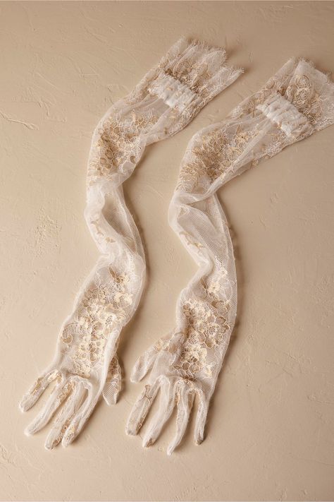 Victorian Gloves, Victorian Wedding Dress, Bhldn Wedding Dress, Edwardian Wedding, Veil Accessories, Vintage Gloves, Wedding Gloves, Anthropologie Wedding, Lace Gloves