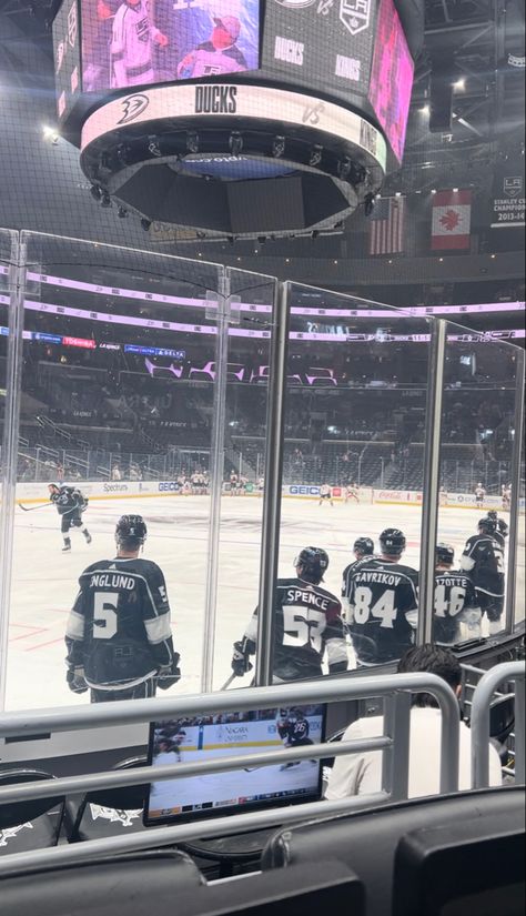 Sport Management Career, La Kings Hockey, Hockey Wife, Kings Hockey, Life Goals Future, Sport Management, Hockey Game, Hockey Life, Hockey Games