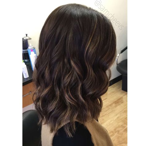 Hair Balayage Medium Length, Medium Length Beach Waves, Balayage Brunette Medium, Balayage Medium Length, Beach Hair Ideas, Balayage Hair Dark Black, Beach Waves Hair, Balayage Hair Blonde Medium, Balayage Hair Blonde Long