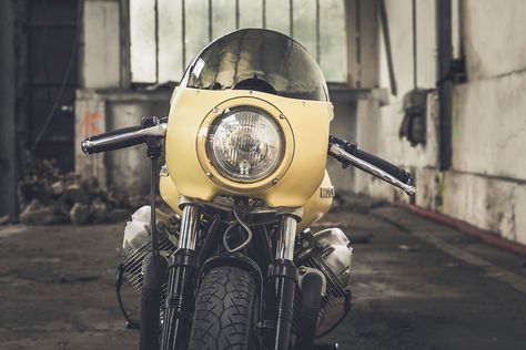 Modern Cafe Racer, Moto Guzzi Cafe Racer, Moto Guzzi Motorcycles, Cafe Racer Moto, Man Cafe, Modern Bike, Cafe Racer Style, Motorcycle Photography, Modern Cafe