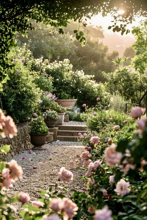 Outdoor Cottage, English Garden Ideas, Beautiful Home Gardens, European Garden, English Country Gardens, Garden Park, Garden Studio, Romantic Garden, Gorgeous Gardens