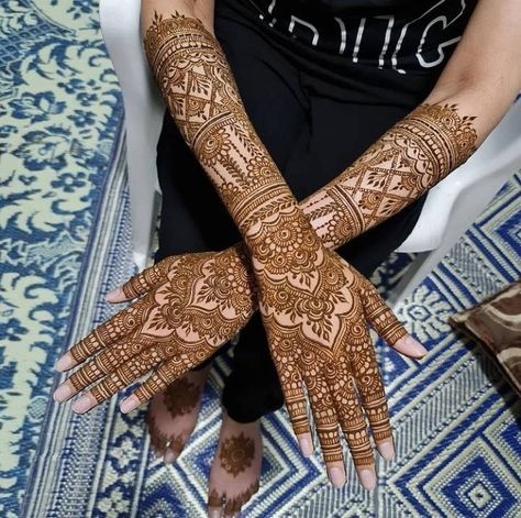 Dulhan Mehndi, Fashion Family, Super Good, Blogger Fashion, Mehendi Designs, Mehndi Design, Hand Henna, Mehndi Designs, Boy Girl