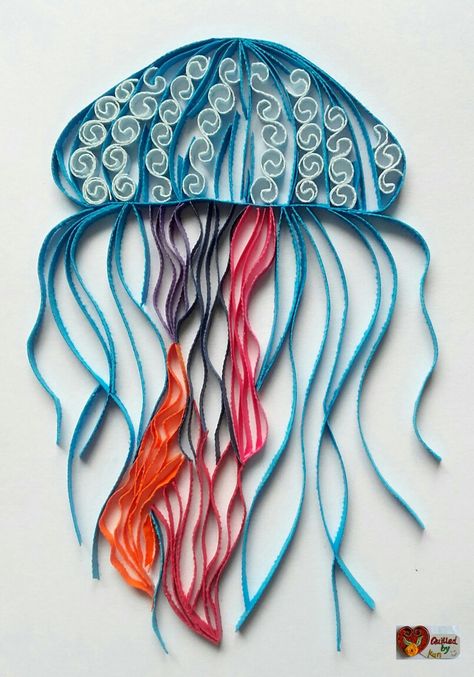 Jellyfish Paper Quilling Jellyfish, Quilled Jellyfish, Diy Quilling Crafts, Quilling Animals, Arte Quilling, Paper Quilling For Beginners, Paper Quilling Flowers, Quilling Work, Quilling 3d