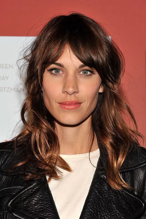 Alexa Chung Haircut, Alexa Chung Hair, Celebrity Long Hair, Long Shag Haircut, Long Dark Hair, Hair Advice, Long Hair With Bangs, Alex Turner, Alexa Chung