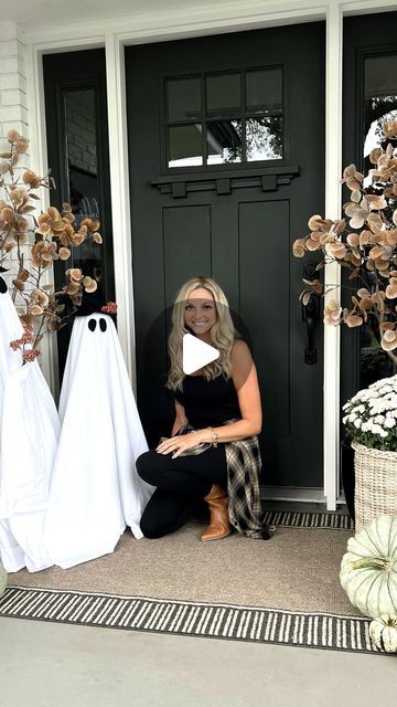 Chelsea Zutavern on Instagram: "DIY ghosts vs. Pottery Barn ghosts!🤍 My back ordered pottery barn ghosts literally shipped the day after I decided to just make my own. Mine cost around $30 to make, I already had tomato cages. The pair of Pottery Barn ghosts are $100. I love them both and now have a little ghost family.🤍 Which would you choose DIY or buy them? . . #ghost #diyghost #potterybarn #potterybarndupe #halloweendecor #spookyseason #falldecor #gilmoregirls #diy #diyhomedecor" Light Up Ghost Front Porch, Ghost For Porch, Ghosts For Front Porch, Diy Lit Ghosts, Ghost Front Porch Decor, Pottery Barn Ghost Diy, Ghost Porch Decor, Outdoor Ghost Diy, Diy Porch Ghosts