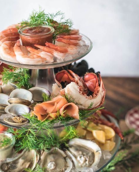 Sea Food Tower, Seafood Tower Recipes, Seafood Display Ideas, Seafood Tower Display, Seafood Tower Ideas, Seafood Charcuterie Board Ideas, Fancy Seafood Dishes, Seafood Platter Ideas, Cold Seafood Platter