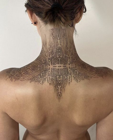 White Collarbone Tattoo, Tree Tattoos On Back, Eyes Back Tattoo, Female Full Body Tattoo, Linguistics Tattoo, Archaic Tattoo, Textured Tattoos, Microchip Tattoo, Facial Tattoos For Women