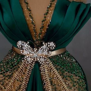 BLINI FASHION HOUSE on Instagram: "When it’s time to leave a lasting impression, which of these exquisite luxury dresses speaks to your style? #couturegowns2023 #fashioncouture2023 #moda #fashion #blinifashionhouse" Emerald Green Mermaid Prom Dress, Emerald Green Wedding Dress, Green Mermaid Prom Dress, Women Suits Wedding, Green Wedding Dresses, Emerald Dresses, Lace Wedding Dress With Sleeves, Gowns Dresses Elegant, Emerald Green Dresses