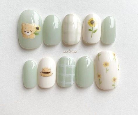 Japanese Nails Short, Short Nails Summer, Paznokcie Hello Kitty, Nails Kawaii, Bears Nails, Sunflower Nails, Fake Nails Designs, Art Deco Nails, Asian Nails