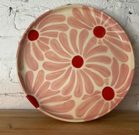 Sun Pottery Painting Ideas, Handpainted Plate Ideas, Dishwear Aesthetic, Cereal Bowl Pottery Painting, Ceramic Plate Design, Pottery Painting Inspo Bowl, Ceramic Cafe Ideas, Pottery Painting Blue, Pottery Painting Ideas Bowls