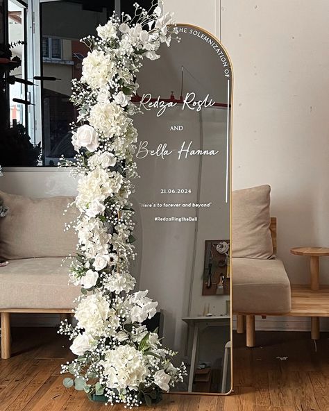 MIRROR WELCOME BOARDS | Standing Arch Mirror Welcome Board for Redza Rosli & Bella Hanna #redzaringthebell | Instagram Mirrored Welcome Sign, Pretty Wedding Decor, Standing Wedding Decorations, Mirror Wedding Decoration, Arch Mirror Welcome Sign, Nikkah Welcome Sign Mirror, Mirror Decor For Wedding, Mirror For Wedding Decor, Welcome Board Wedding Ideas