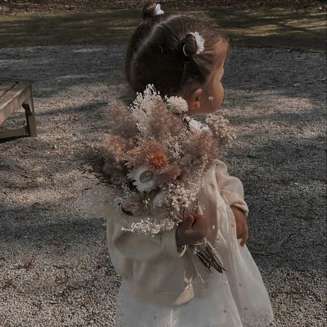 flower baby child dark aesthetic inspo Victorian Child Aesthetic, Flower Girl Aesthetic, Child Aesthetic, Victorian Child, Victorian Baby, Baby Aesthetic, Victorian Life, Dark Wedding, Wedding Flower Girl