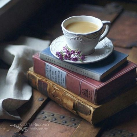 Tea And Books, Still Life Photos, Coffee Photography, A Cup Of Coffee, Coffee And Books, Stack Of Books, Book Nooks, Old Books, Book Photography