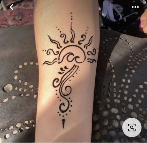 Small Henna Tattoos, Small Henna Designs, Henne Tattoo, Orca Tattoo, Cute Henna Tattoos, Henna Style Tattoos, Small Henna, Henna Inspired Tattoos, Cute Henna