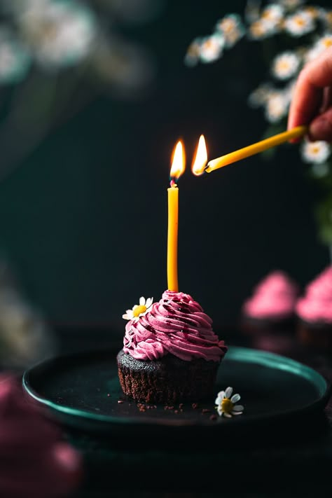 Cupcake With Candle, Birthday Candle Photography, Happy Anniversary Gift, Cupcake Photography, Cake Wallpaper, Love Party, Dessert Photography, Happy Birthday Celebration, Happy Birthday Candles