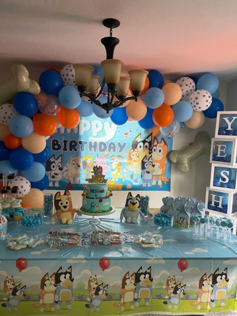 Outside Bluey Party, Bluey 1st Birthday Party Ideas Boy, Bluey Balloon Arch Boy, Bluey Party Decorations Table, Bluey Backdrop For Boy, Bluey Birthday Decor, Bluey Balloon Garland Ideas, Bluey Birthday Party Ideas For Boy, Bluey Birthday Ideas