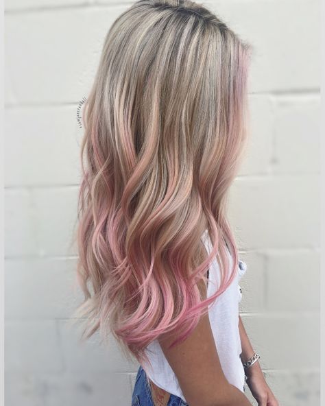 By 3 Bowls of Color Stylist @samjanerandall(IG)  #festivalhair #bonaroo #pinkhair #pinkbalayage Taylor Swift With Pink Hair, Light Pink Lowlights In Blonde Hair, Hair With Pink Highlights Blonde, Blush Pink Blonde Hair, Cute Colours To Dye Your Hair, Light Pink Hair Dye Ideas, Pink Hair For Blondes, Light Pink Hair Ombre, Blonde Hair With Pink Highlights Summer