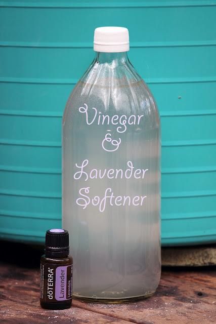 Diy Laundry Soap, Lavender Laundry, Diy Laundry Detergent, Lavender Fabric, Laundry Tips, Homemade Laundry, Diy Kosmetik, Laundry Essentials, Astuces Diy