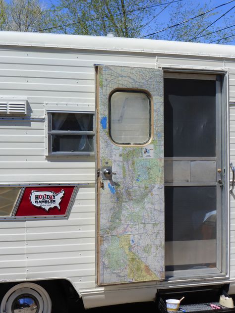 Ugly Door Project :) Rambler Remodel, Camper Revamp, Rv Restoration, Vintage Trailers For Sale, Nature Facts, Vintage Trailers Restoration, Rv Windows, Vintage Trailer Interior, Dream Camper