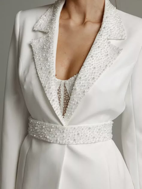 Women Suits For Wedding, Beaded Bustier, Bridal Suit, Suit Embroidery, White Suit, Elegant Dresses Classy, Eve Outfit, Woman Suit Fashion, Embroidery Designs Fashion