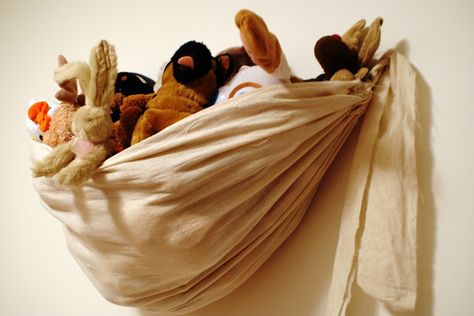 The Better Nester: Wall Hanging Stuffed Animal Storage Tutorial #toy Stuffed Animal Storage Diy, Homemade Stuffed Animals, Stuffed Animal Hammock, Toy Hammock, Doll Storage, Diy Hammock, Small Stuffed Animals, Monkey Stuffed Animal, Sewing Stuffed Animals