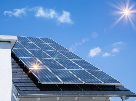 This Classic Sign of a Stock Market Top Just Happened | The Motley Fool Luxury Landscaping, Residential Solar, Solar Companies, Panel Solar, Solar Panels For Home, Best Solar Panels, Photovoltaic Panels, Solar Projects, Solar Panel Kits