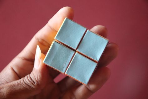 How to make Infinity Paper Cube Diy Tutorial.making paper cube magic infinity tutorial step by step. Paper Tricks, Boys Crafts, Infinity Cube, Paper Cube, Origami Tutorials, Crafts For Boys, Origami Tutorial, Making Paper, Square Paper