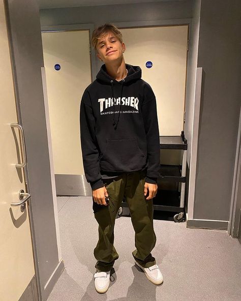 ROMEO (@romeobeckham) • Instagram photos and videos Romeo Beckham Style, Romeo Beckham, Beckham Style, Hate Men, David Beckham, Cutie Patootie, Celebrity Crush, Adidas Jacket, Varsity Jacket