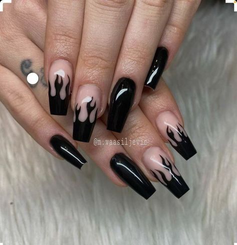 Black Acrylic Nail Designs, Black Flames, Nails Grunge, Black Acrylic Nails, Beauty Corner, Ombre Acrylic Nails, Edgy Nails, Goth Nails, Grunge Nails