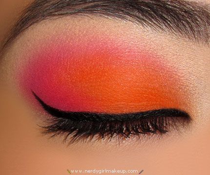 bright orange & punk eye makeup Punk Eye Makeup, Orange Eye Shadow, Orange Eyes, Pink Eye Makeup, Bronze Makeup, Emo Makeup, Spring Makeup, Makeup Blog, Natural Eye Makeup