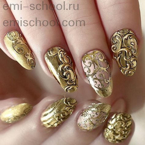 Golden 3D Floral Baroque Nail Art. Mix Gold and Black colors for Effect of Vintage Ornaments Golden Nail Art, Golden Nails, Vintage Nails, Floral Nail Designs, New Nail Designs, Floral Nail, Gold Nail, Her Nails, Floral Nail Art